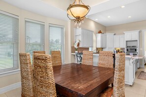 House, 4 Bedrooms | Dining