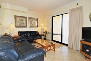 Condo, 2 Bedrooms | Living room
