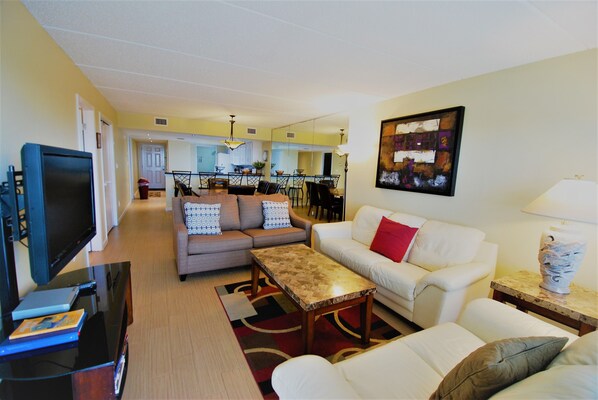 Condo, 2 Bedrooms | Interior