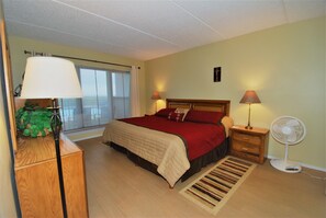 Condo, 2 Bedrooms | 2 bedrooms, travel cot, free WiFi