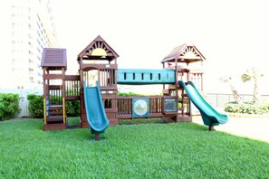 Condo, 3 habitaciones | Área infantil