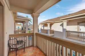 Condo, 2 Bedrooms | Property grounds