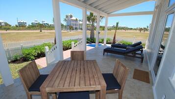 House, 2 Bedrooms | Outdoor dining
