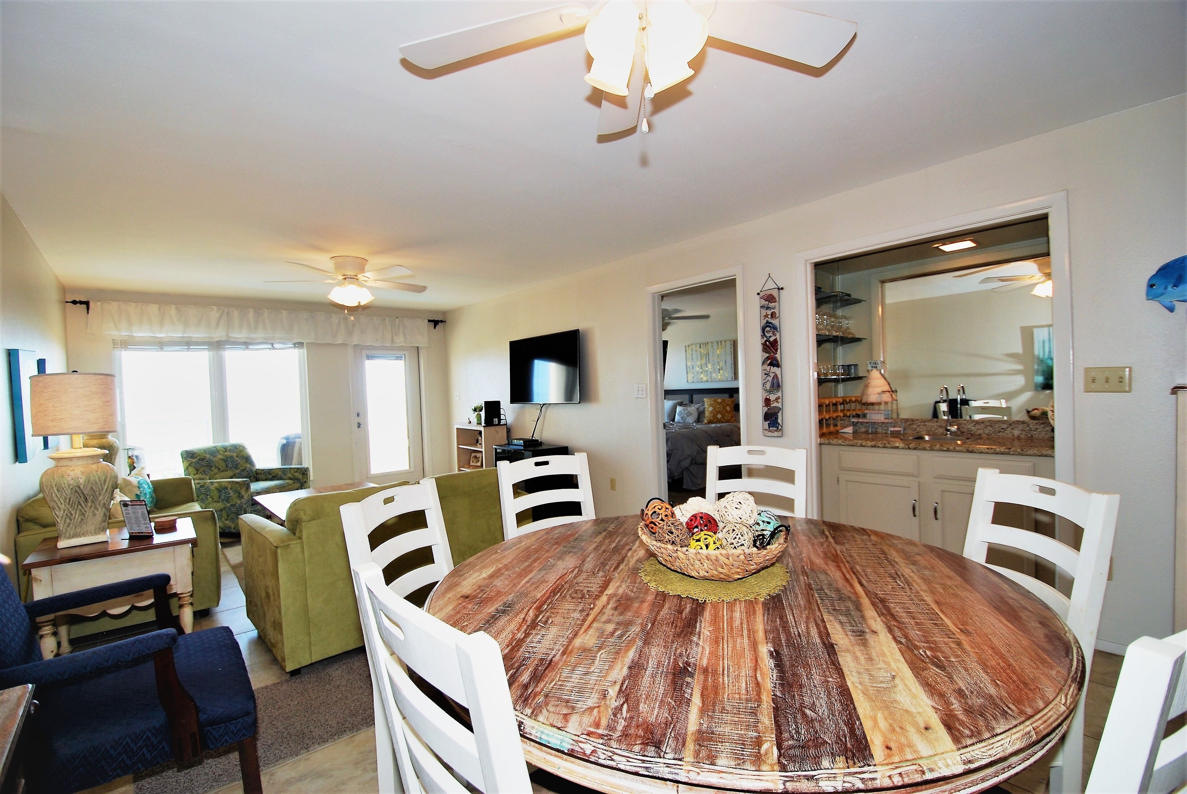 コンドミニアム 2 ベッドルーム | 客室内のダイニングエリア