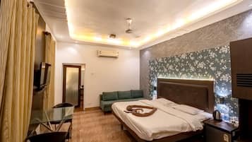 ํ๋ฆฌ๋ฏธ์ ๋๋ธ๋ฃธ | 1 ๊ฐ์ ์นจ์ค, ๊ณ ๊ธ ์นจ๊ตฌ, ๋ฏธ๋๋ฐ, ์ฑ
์