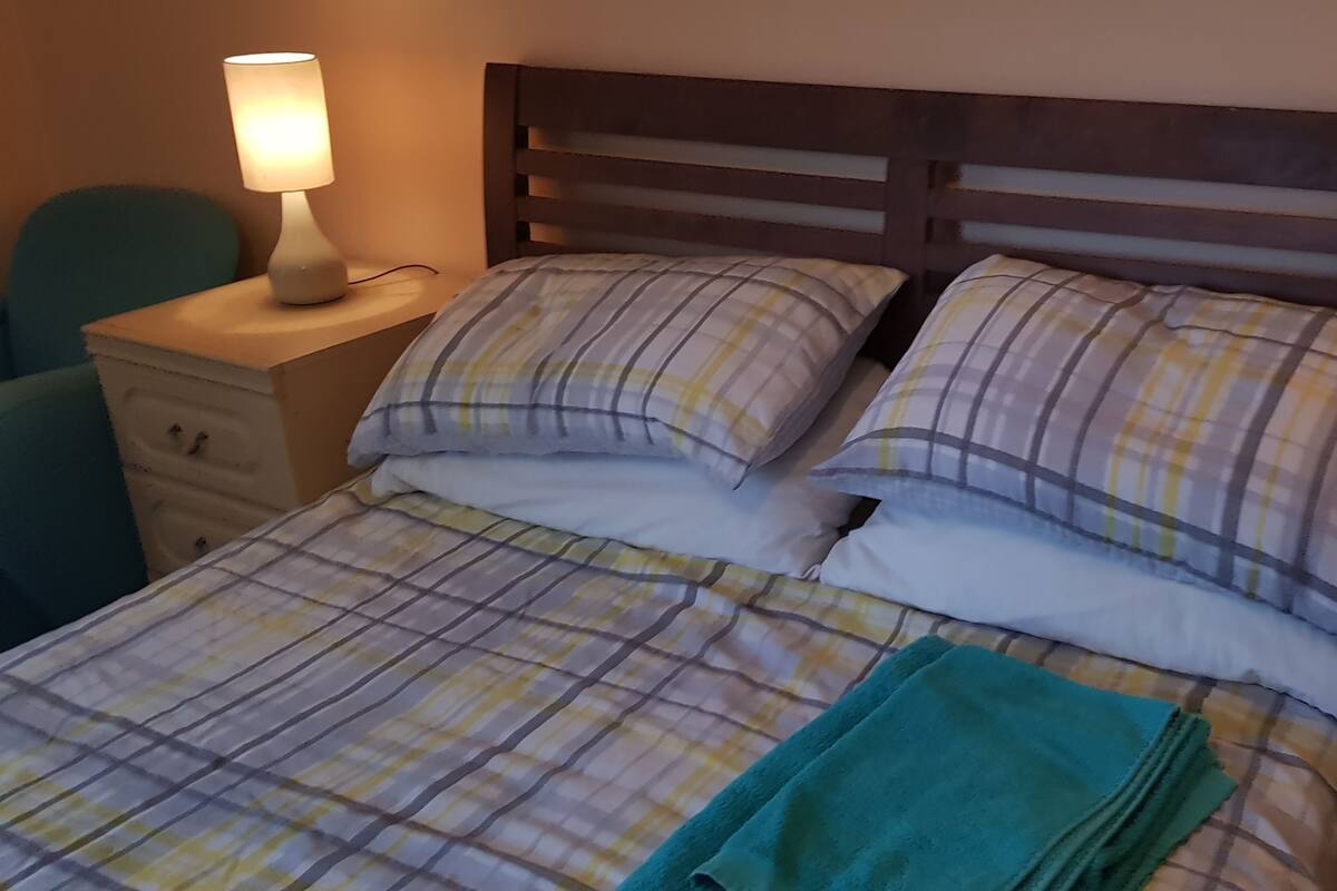 Double Room, Shared Bathroom | Free WiFi, bed sheets