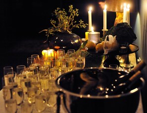 Family dining - Hoeve de Haar B&B&More (Ambt Delden)