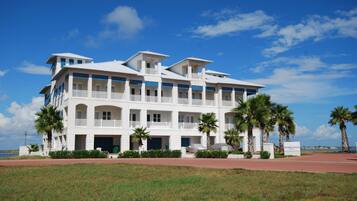 Townhome, 3 Bedrooms | Exterior