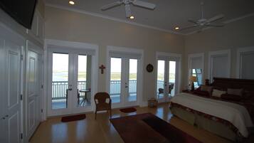 4 bedrooms, travel cot, free WiFi, bed sheets