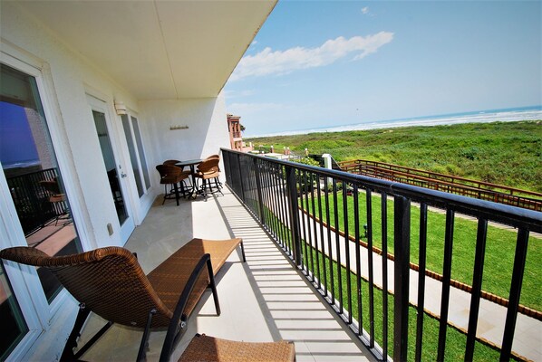 Condo, 2 habitaciones | Vista del balcón