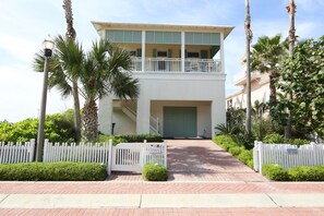 Nhà, 3 phòng ngủ | Ngoại thất