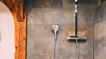 Romantic Studio | Bathroom amenities | Shower, rainfall showerhead, hair dryer, towels