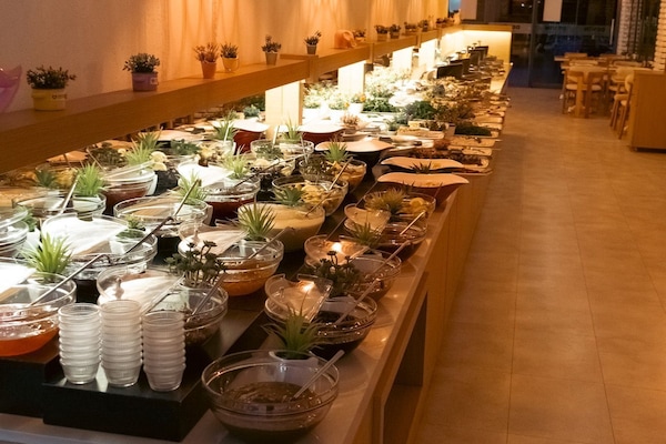 Free daily buffet breakfast