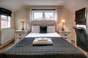 Superior Double Room, 1 King Bed | Iron/ironing board, free WiFi, bed sheets - Arlana Guest House (Cleethorpes)