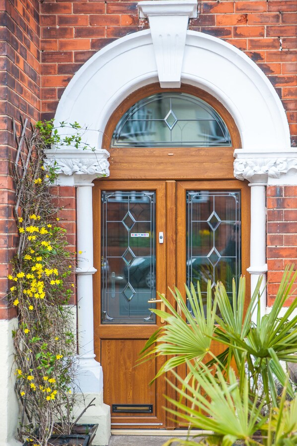 Property entrance - Arlana Guest House (Cleethorpes)