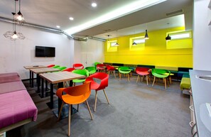 Café da manhã continental todos os dias (EUR 2.00 por pessoa)