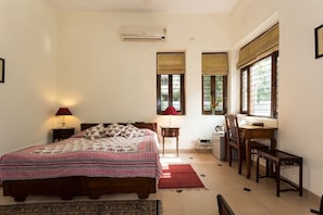 Habitación estándar | Escritorio, camas supletorias, wifi gratis