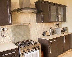 Apartment, 3 Bedrooms | Private kitchen - Sky View Park Apartments (Nairobi)