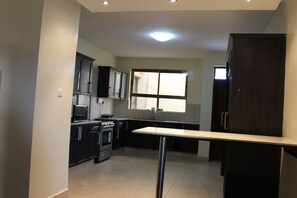 Apartament, 3 dormitoris | Cuina privada