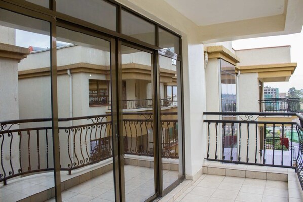 Apartament, 3 dormitoris | Balcó