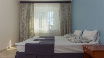 Seprai premium, brankas, dan tempat tidur bayi (biaya tambahan)