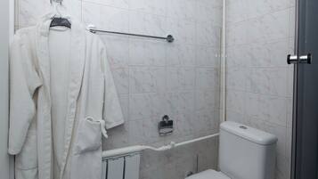 Seprai premium, brankas, dan tempat tidur bayi (biaya tambahan)