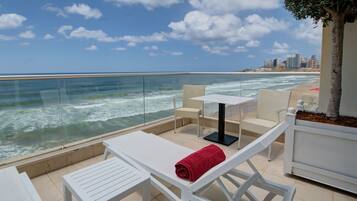 Hochwertige Bettwaren, Minibar, Zimmersafe, Schreibtisch