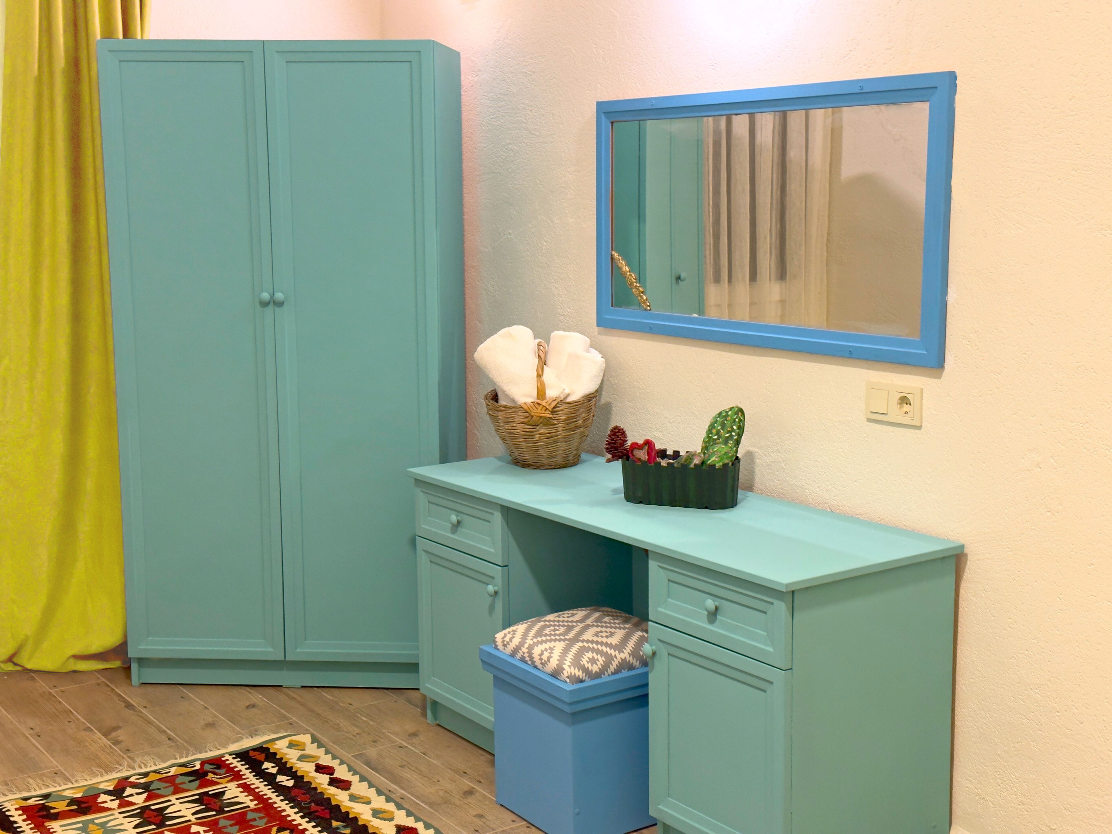 classic double room, 1 queen bed, mountain view | 1 bedroom, premium bedding, desk, bed sheets