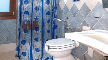 Comfort-Zimmer, barrierefrei | Badezimmer | Dusche, kostenlose Toilettenartikel, Haartrockner, Bidet