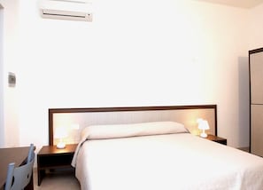 Comfort Room, Accessible | Desk, soundproofing, free cots/infant beds, free WiFi - Il Nespolo Fiorito (Orosei)