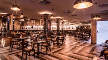 Café da manhã, almoço e jantar