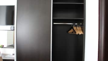 Standard Double or Twin Room | Minibar, in-room safe, desk, free WiFi
