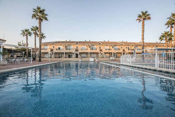 Apartment, 1 Bedroom, Pool View