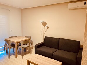 Apartment, 1 Bedroom, Pool View | Living room | Flat-screen TV - Destinos de Sol Los Alcázares (Los Alcazares)