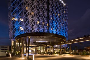 住宿正面 (夜晚)