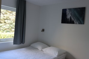 Single Room, Private Bathroom | Hypo-allergenic bedding, blackout drapes, soundproofing - Höfn HI Hostel (Höfn)