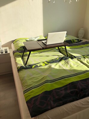 Deluxe Double or Twin Room | In-room business center - Crystal Circle (Bratislava)