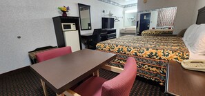 Premium bedding, desk, iron/ironing board, free WiFi