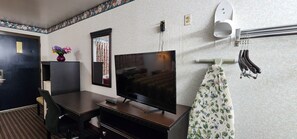 高档床上用品、办公桌、熨斗/熨衣板、免费 WiFi