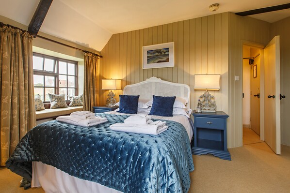 Deluxe tweepersoonskamer, en-suite badkamer, uitzicht op rivier (River Room)