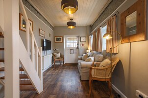 华丽村舍, 私人浴室, 庭院景观 (Dovecote) | 1 多间卧室