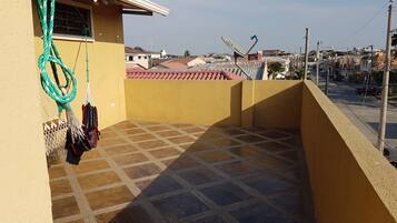 Departamento, 2 habitaciones | Terraza o patio