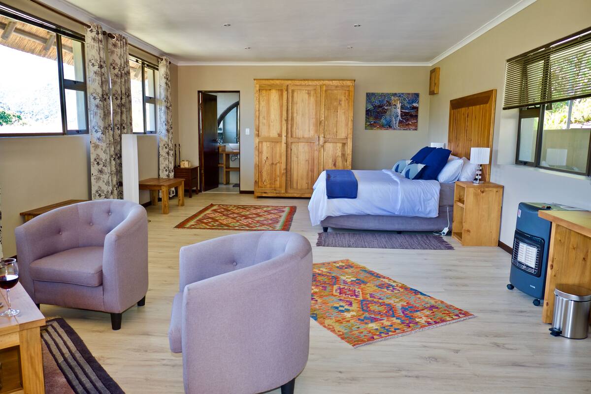 Luxe cottage, 1 slaapkamer, niet-roken | Luxe beddengoed, een kluis op de kamer, individueel gedecoreerd