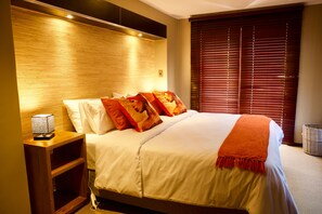 Luxury Room, 1 Bedroom, Non Smoking | Premium bedding, in-room safe, individually decorated - Normarie's Guesthouse (Wilderness)