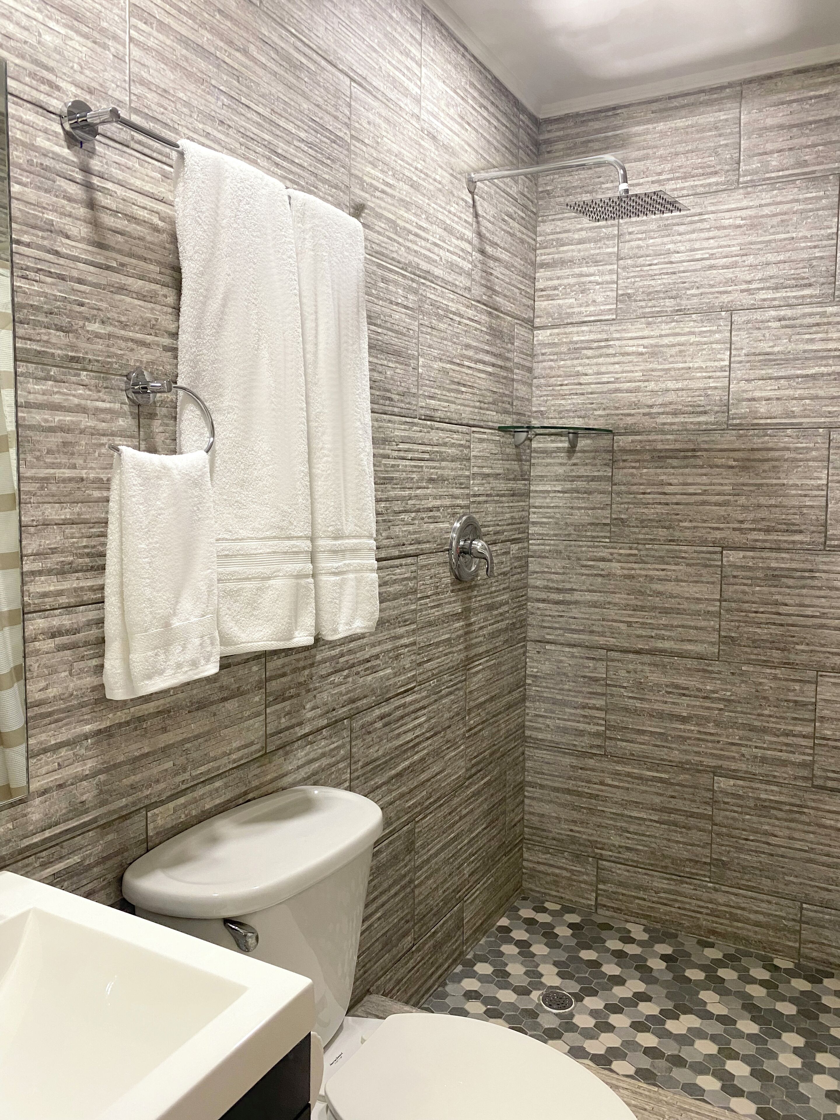 shower, rainfall showerhead, free toiletries, hair dryer