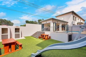 Área de juegos infantiles al aire libre