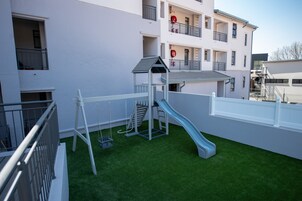 Área de juegos infantiles al aire libre