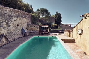 Piscina externa sazonal