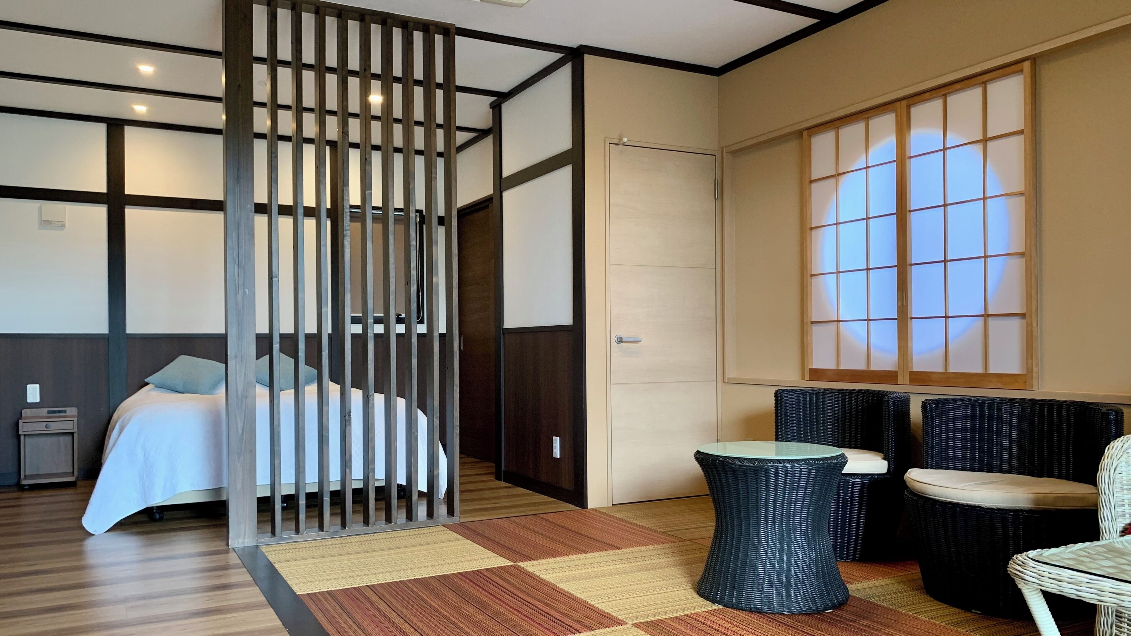 1 ห้องนอน, เครื่องนอนระดับพรีเมียม, ผ้านวมขนเป็ด, เตียงเมมโมรีโฟม