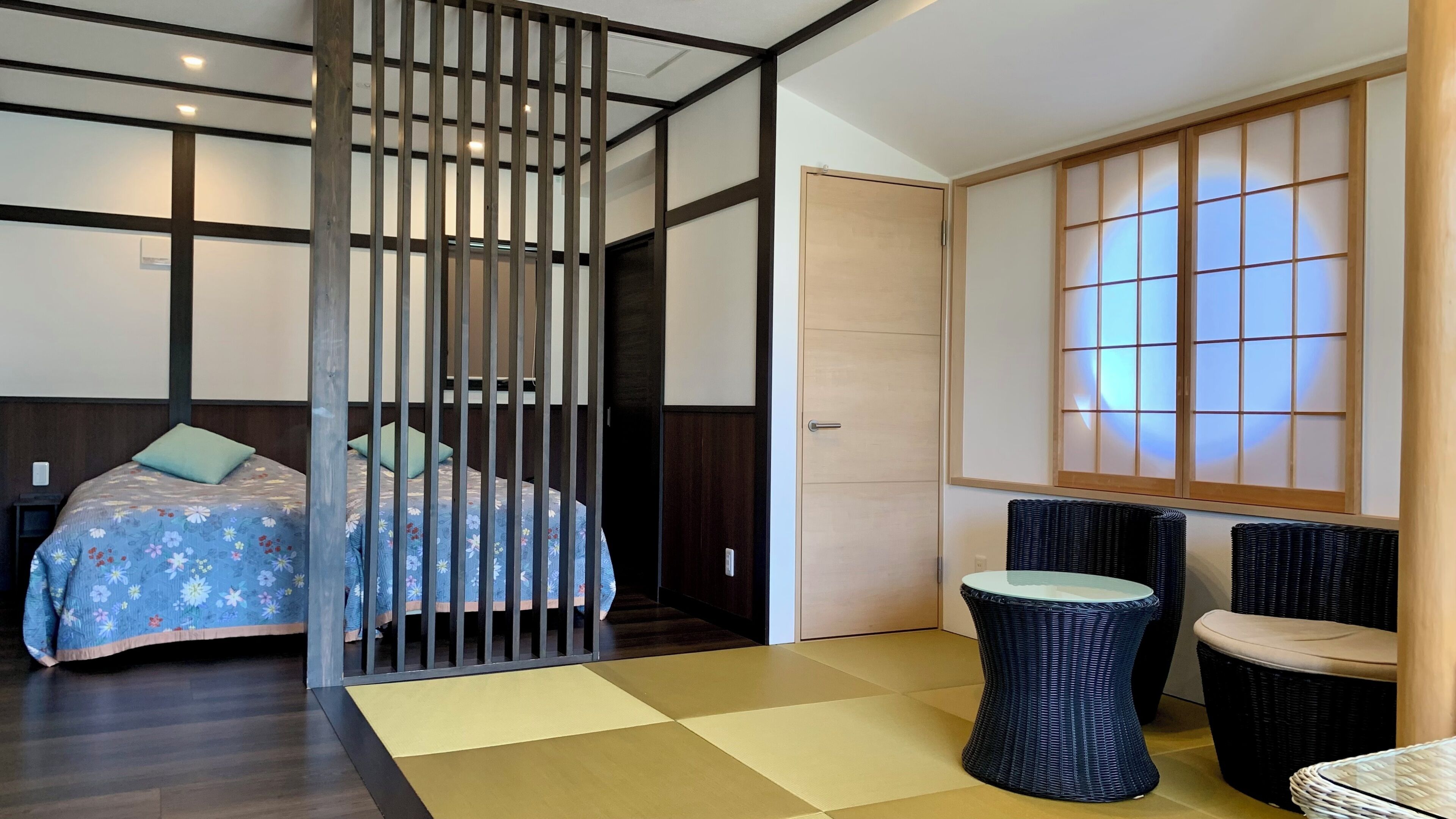 1 ห้องนอน, เครื่องนอนระดับพรีเมียม, ผ้านวมขนเป็ด, เตียงเมมโมรีโฟม